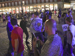 Hooligans trieben auf Madrids Plaza Mayor ihr Unwesen