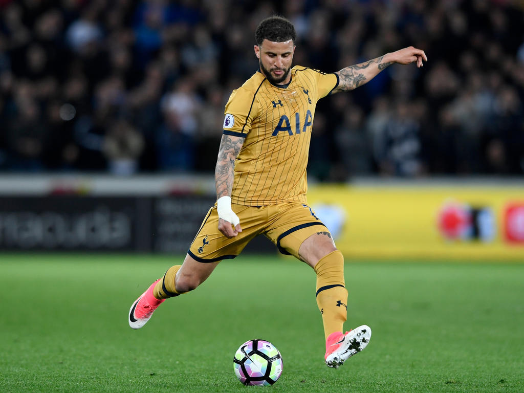 Kyle Walker no abandona la Premier League. (Foto: Getty)