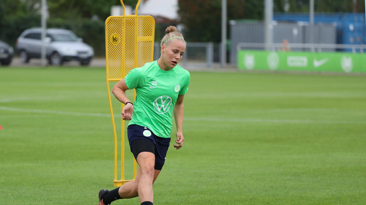 Pia-Sophie Wolter bleibt den Wölfinnen erhalten