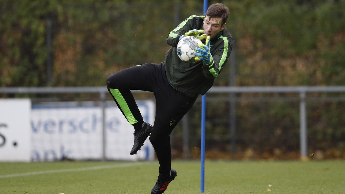 Michael Esser hat in Hoffenheim unterschrieben Michael Esser hat in Hoffenheim unterschrieben
