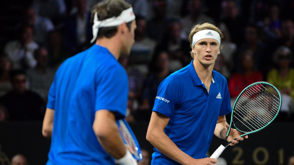 Von Roger Federer (l.) trennen Alexander Zverev noch Welten Von Roger Federer (l.) trennen Alexander Zverev noch Welten