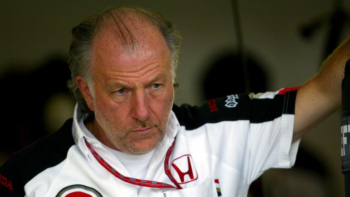 Der ehemalige Teamchef David Richards kritisiert die Motoren als zu komplex Der ehemalige Teamchef David Richards kritisiert die Motoren als zu komplex