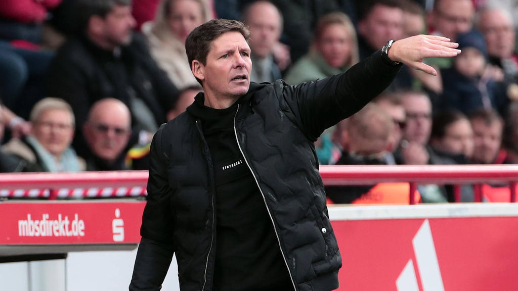 Seit Sommer 2021 trainiert Oliver Glasner die Frankfurter Eintracht Seit Sommer 2021 trainiert Oliver Glasner die Frankfurter Eintracht