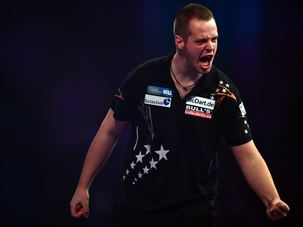Darts-Hoffnung Hopp feiert Überraschungssieg Darts-Hoffnung Hopp feiert Überraschungssieg