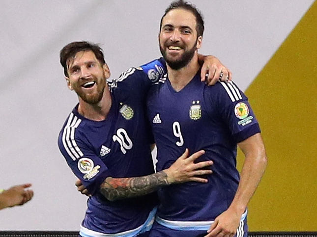 Lionel Messi (li.) und Gonzalo Higuaín stehen im WM-Aufgebot Argentiniens