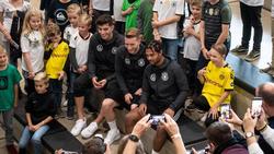 Kai Havertz, Marco Reus und Serge Gnabry bei der Kinder-Pressekonferenz im Deutschen Fußballmuseum