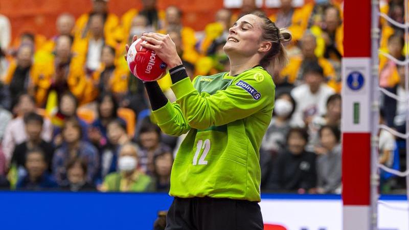 DHB-Keeperin Dinah Eckerle spielt bislang eine herausragende WM DHB-Keeperin Dinah Eckerle spielt bislang eine herausragende WM