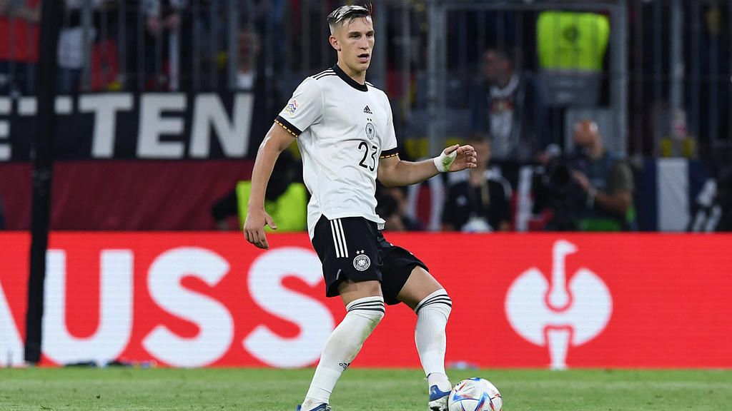 Nationalspieler Nico Schlotterbeck schließt sich dem BVB an Nationalspieler Nico Schlotterbeck schließt sich dem BVB an