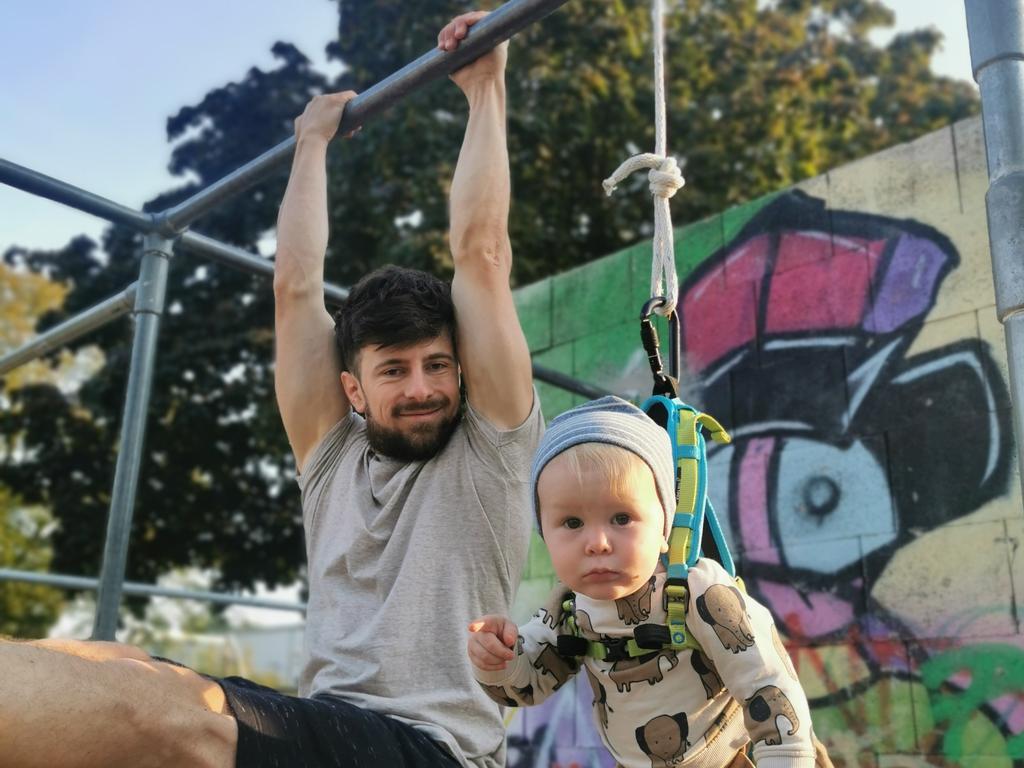 David Wolf trainiert mit seinem Sohn