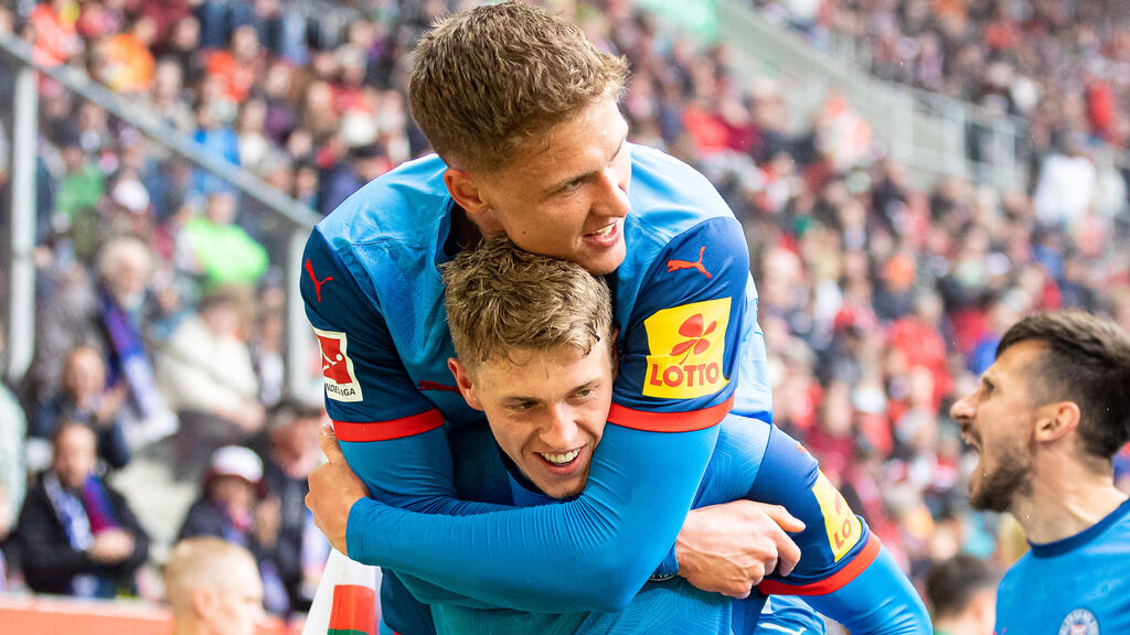 Holstein Kiel fuhr in Augsburg einen ganz wichtigen Dreier ein Holstein Kiel fuhr in Augsburg einen ganz wichtigen Dreier ein