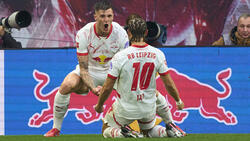 Benjamin Sesko (l.) ist Top-Torschütze bei RB Leipzig