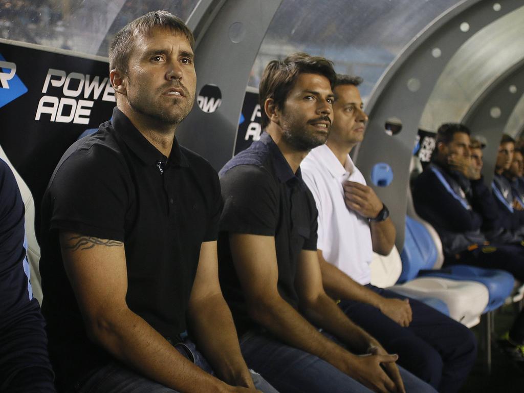 Coudet, técnico de Rosario, vio la despedida de su equipo en liga con impotencia. (Foto: Imago)