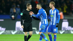 Herthas Vedad Ibisevic (m.) sah gegen den BVB die Rote Karte