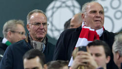 Karl-Heinz Rummenigge und Uli Hoeneß (r.) sollen sich bezüglich der Zukunft von James Rodríguez uneins sein