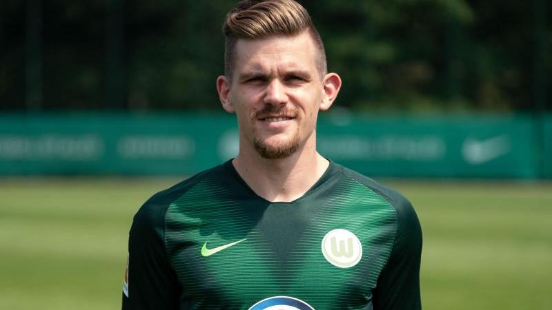 Trägt nächste Saison nicht mehr das Trikot des VfL Wolfsburg: Sebastian Jung Trägt nächste Saison nicht mehr das Trikot des VfL Wolfsburg: Sebastian Jung