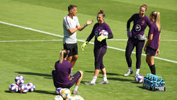 Neville will mit England ins Finale der Frauen-WM