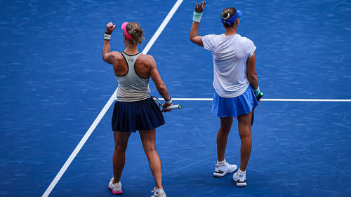 Laura Siegemund (l.) und Vera Zvonareva stehen im US-Open-Endspiel