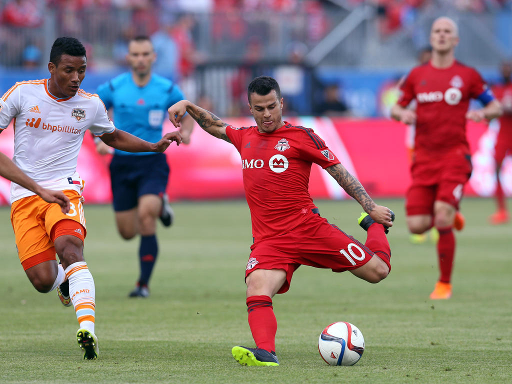 Sebastian Giovinco in wunderbarer Schusshaltung