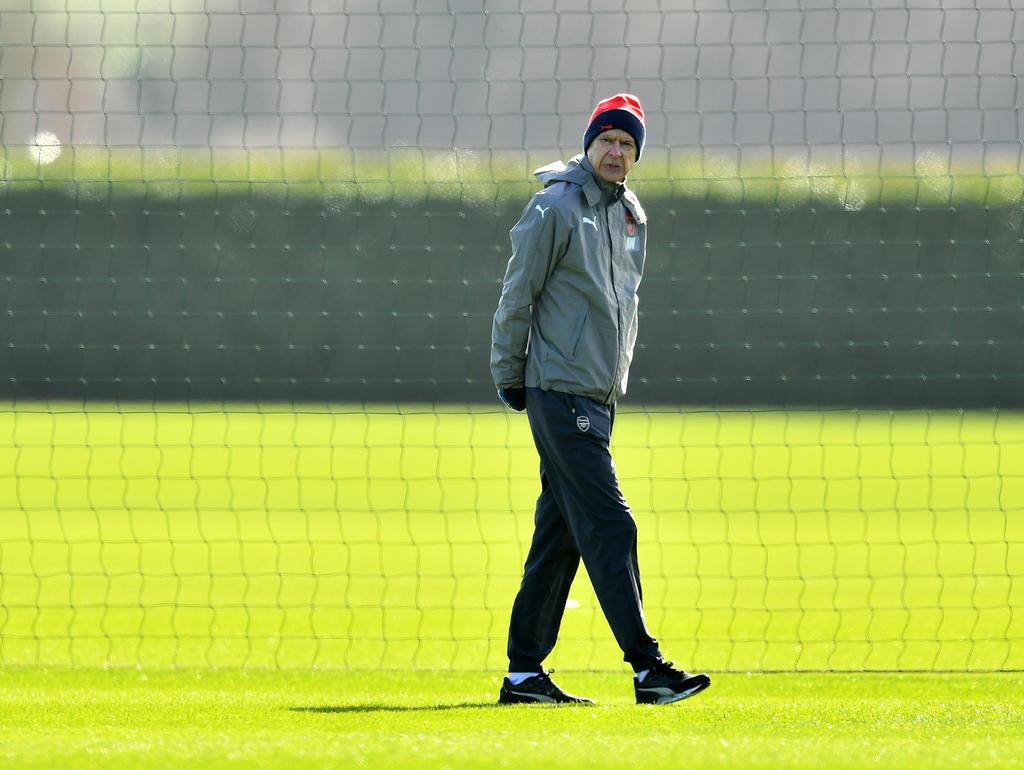 Arsène Wenger bekommt Rückendeckung von seinem Boss Arsène Wenger bekommt Rückendeckung von seinem Boss