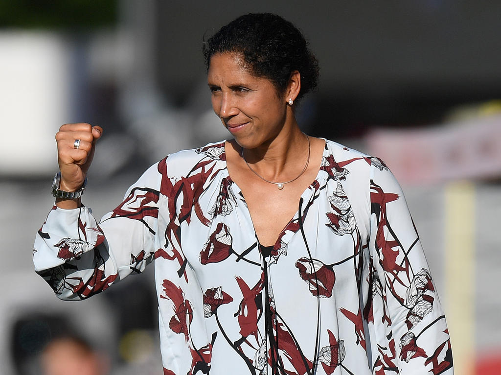 Von Steffi Jones werden mit dem Frauen-Nationalteam Erfolge erwartet Von Steffi Jones werden mit dem Frauen-Nationalteam Erfolge erwartet