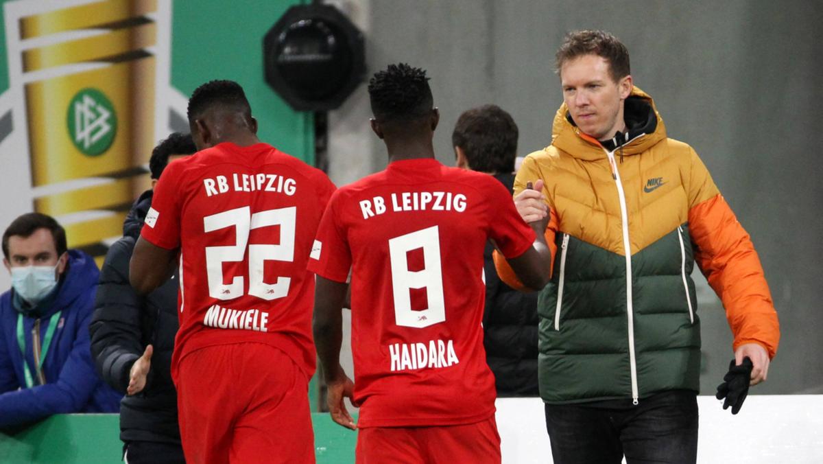 Julian Nagelsmann (r.) steht mit Leipzig im Viertelfinale Julian Nagelsmann (r.) steht mit Leipzig im Viertelfinale