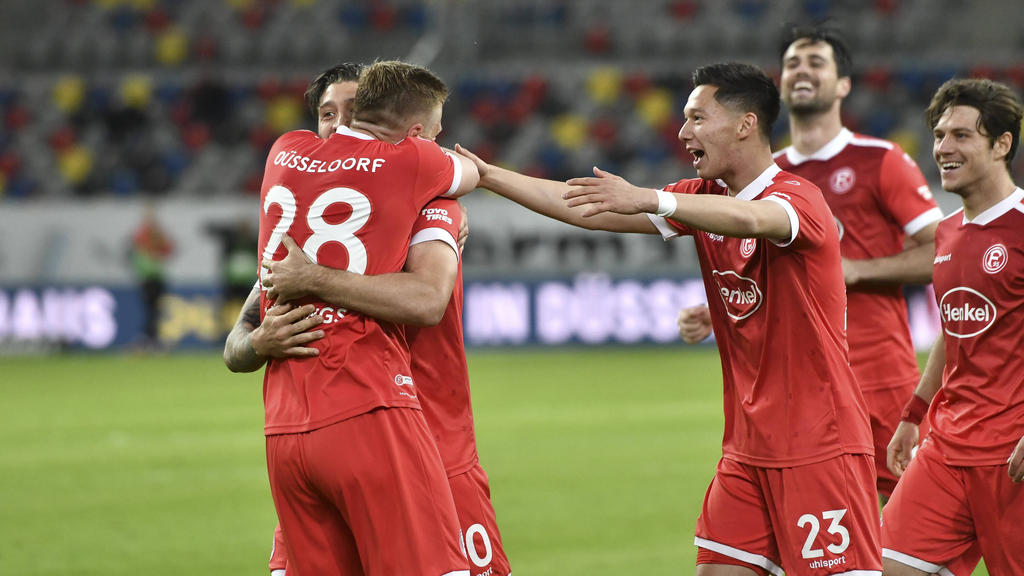 Fortuna Düsseldorf jubelt über den Sieg gegen den Karlsruher SC