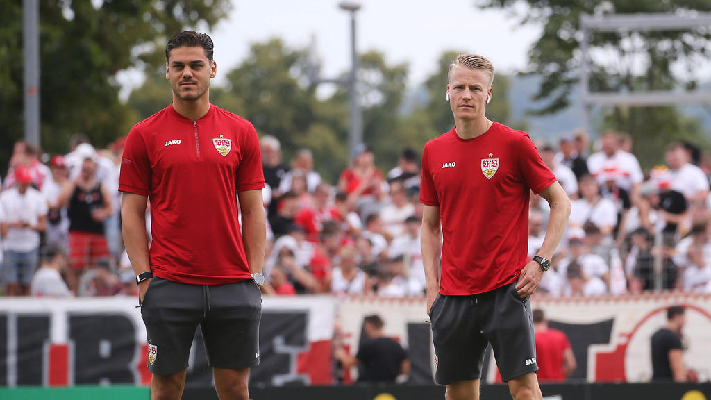 Konstantinos Mavropanos (l.) könnte den VfB Stuttgart in Richtung Premier League verlassen Konstantinos Mavropanos (l.) könnte den VfB Stuttgart in Richtung Premier League verlassen