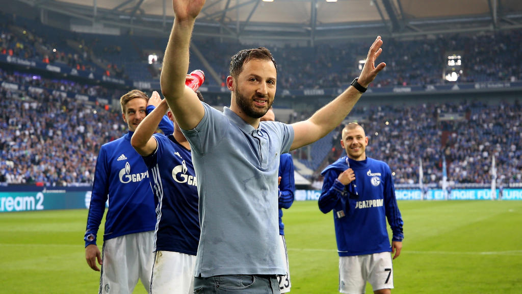 Domenico Tedesco hat seinen Vertrag beim FC Schalke verlängert