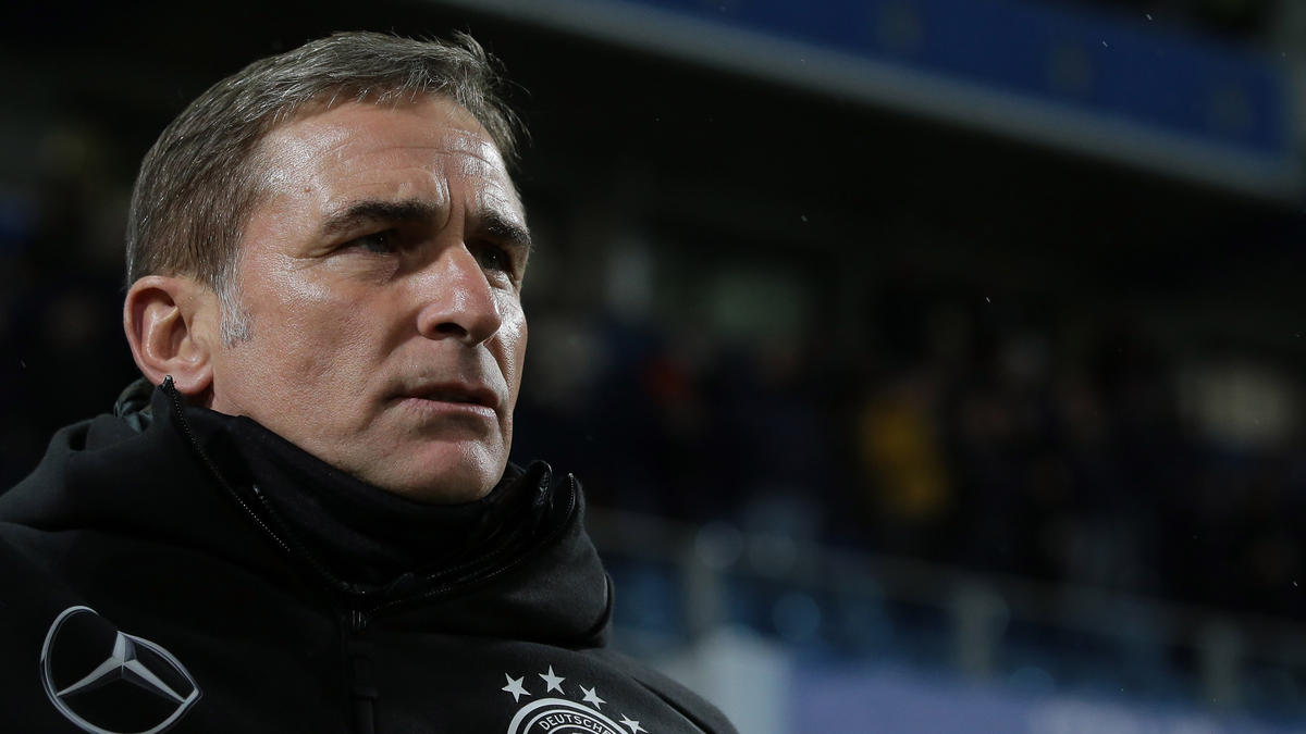 Stefan Kuntz setzt wie auch Joachim Löw auf drei Neulinge Stefan Kuntz setzt wie auch Joachim Löw auf drei Neulinge