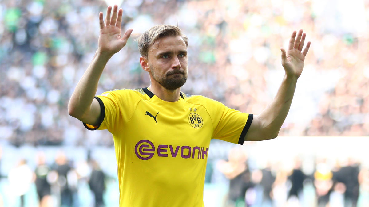 Bvb Fans Ratseln Wohin Geht S Fur Marcel Schmelzer