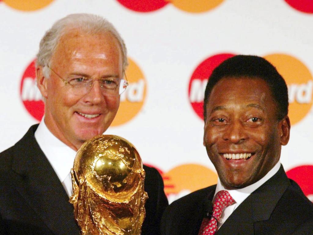Bayern München hatte Pläne, Pelé (r.) und Beckenbauer zu vereinen
