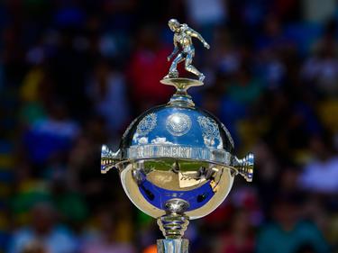 Detalle del trofeo de la Copa Libertadores. (Foto: Imago)