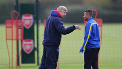 Arsène Wenger und Bayern-Star Serge Gnabry kennen sich aus gemeinsamer Zeit beim FC Arsenal