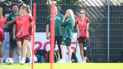 Nach ihrem EM-Aus Trainingsgast auf der Bank: Giulia Gwinn