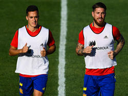 Lucas junto a Sergio Ramos entrenándose con La Roja. (Foto: Getty)