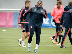 Douglas Costa nimmt das Lauftraining auf