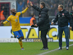 Kumbela jubelte über zwei Treffer gegen Arminia Bielefeld