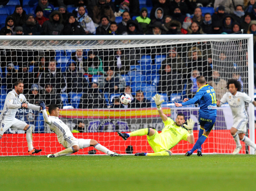 Aspas anotando un gol en el Bernabéu (Foto: Getty)