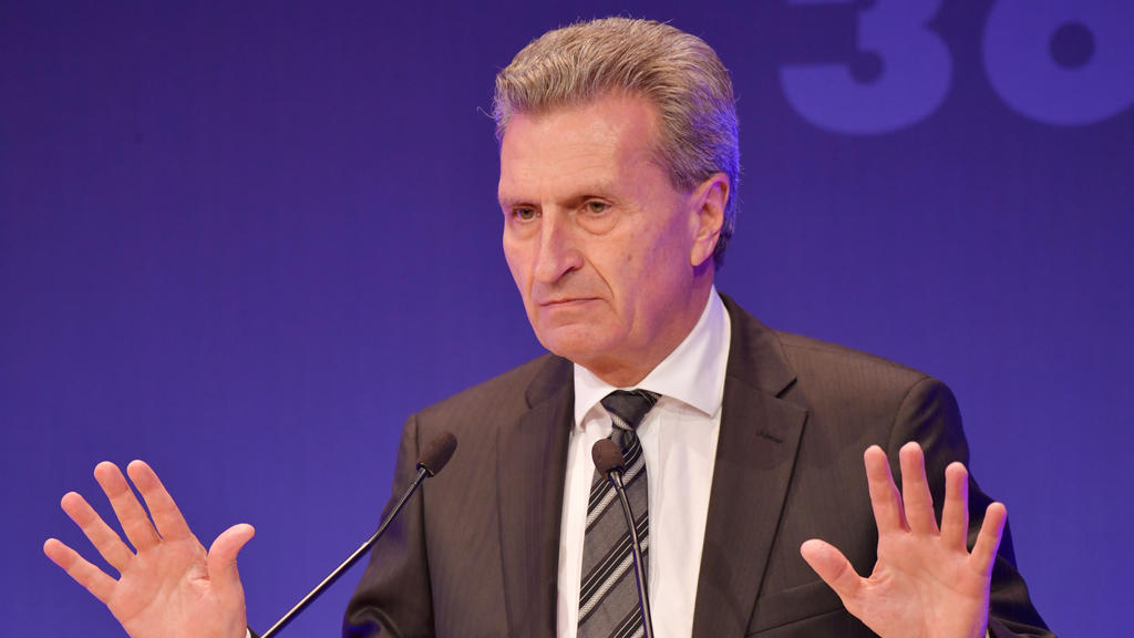 EU-Kommissar Günther Oettinger möchte dem VfB Stuttgart helfen
