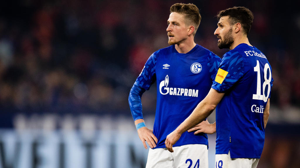 Erhalten Bastian Oczipka (l.) und Daniel Caligiuri neue Arbeitspapiere beim FC Schalke 04?