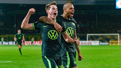 Jakub Kaminski (l.) traf zum 2:1 für den VfL Wolfsburg