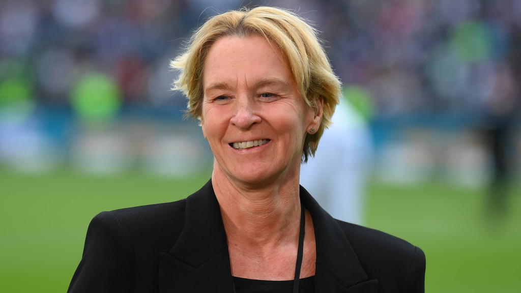 DFB-Trainerin Martina Voss-Tecklenburg reagiert auf den Krach mit dem FC Bayern