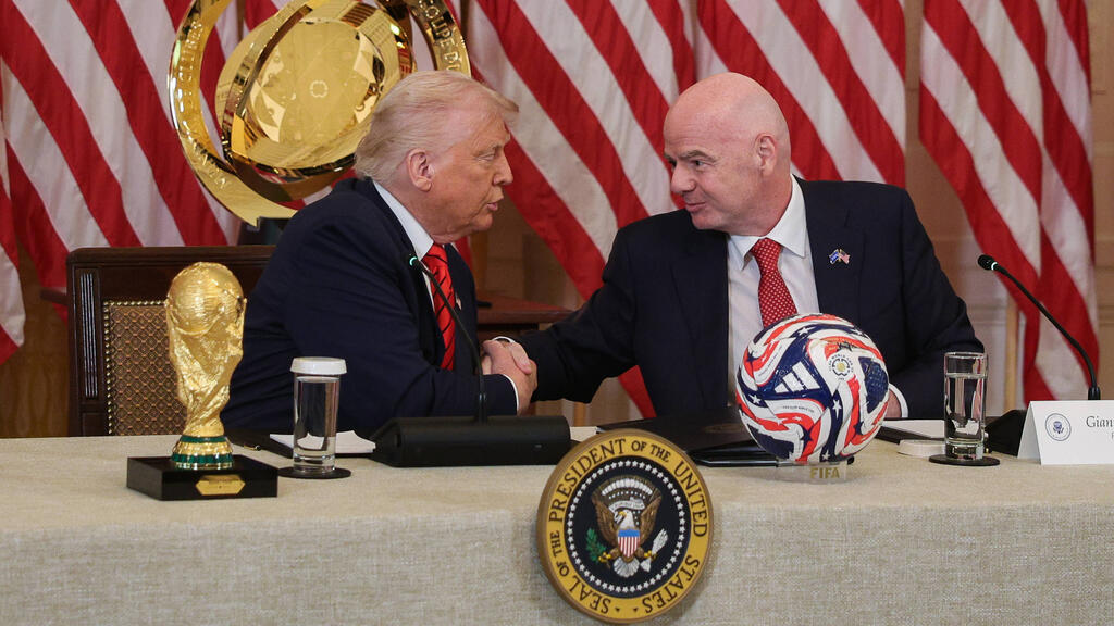 Donald Trump (l.) nahm Gianni Infantino mit auf seine Reise in den Nahen Osten Donald Trump (l.) nahm Gianni Infantino mit auf seine Reise in den Nahen Osten