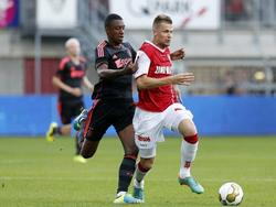 Riechedly Bazoer speelde dertien wedstrijden mee bij Jong Ajax.