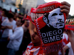 Die Atlético-Fans feiern ihren Meistermacher Diego Simeone