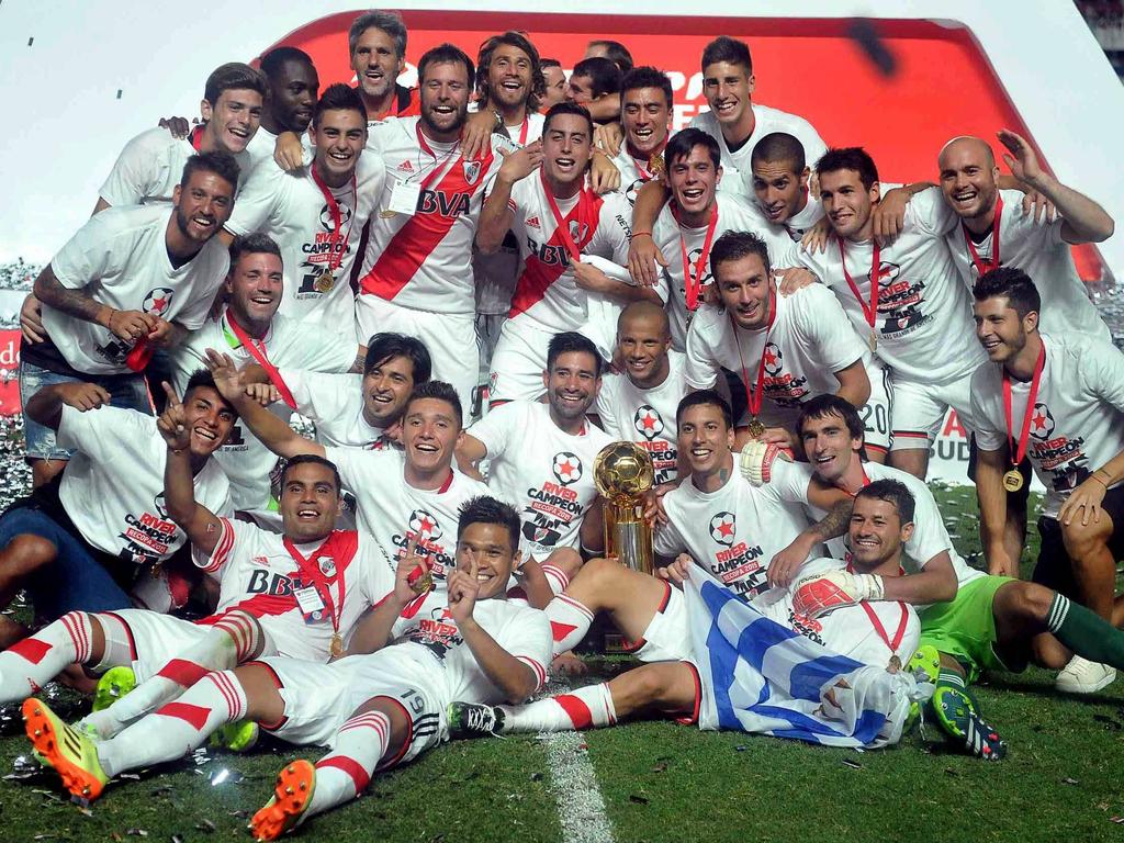 Los jugadores del River celebran la Recopa tras ganar al San Lorenzo. (Foto: Imago)