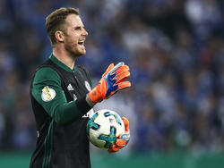 Ralf Fährmann hat Max Meyer bereits abgehakt