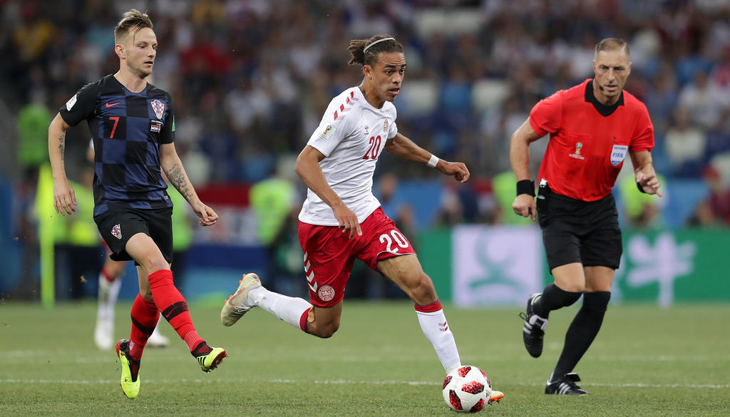 Yussuf Poulsen (r.) konnte sich mit Dänemark noch nicht absetzen