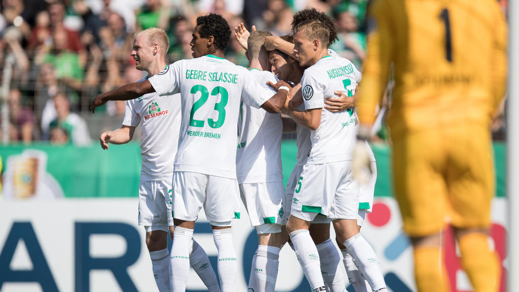 Mit einem souveränen 6:1 bei Wormatia Worms hat Werder Bremen die erste Pokalhürde gemeistert