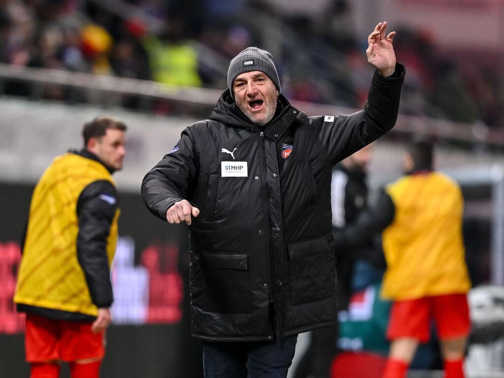 Der Druck im Abstiegskampf der Fußball-Bundesliga nimmt für Trainer Frank Schmidt und seine Heidenheimer immer mehr zu Der Druck im Abstiegskampf der Fußball-Bundesliga nimmt für Trainer Frank Schmidt und seine Heidenheimer immer mehr zu